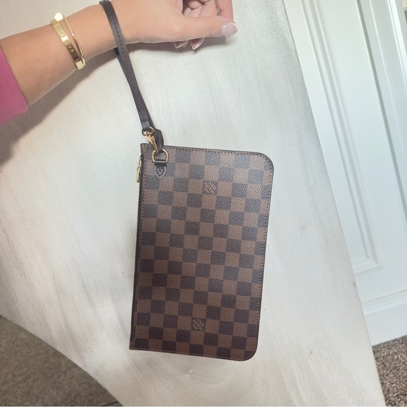 NWOT Authentic Louis Vuitton Authentic Damier Ebene Pouch Wristlet Wallet - Picture 4 of 12